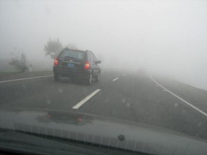 Niebla_en_carretera_de_Perú